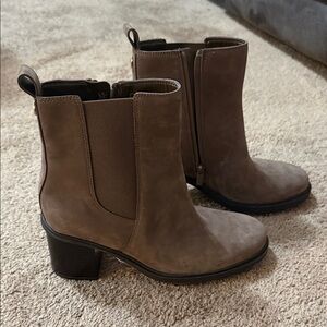 Chic Weather proof Tan Ankle Boots